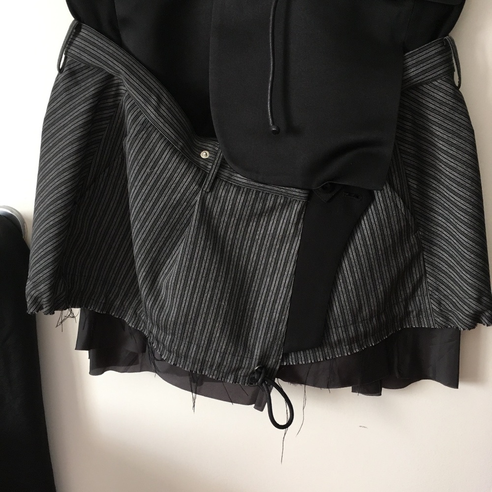 New SACAI Runway 3138 Black + Pinstripe Dress 3 M - Picture 7 of 10